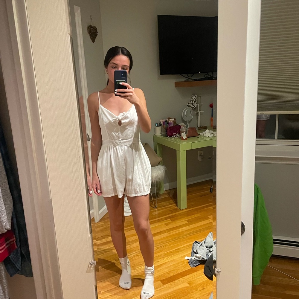 Aerie, White Romper, Size Medium, Worn Once, Good Condition